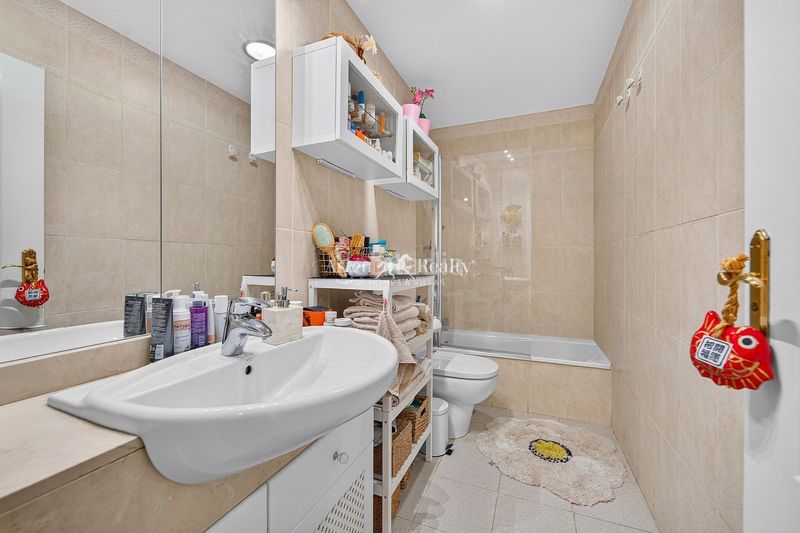 Foto 4b52a135-c061-4113-a4b2-b2d78bf34c24. Apartament amb aparcament piscina a Playa del Duque Adeje