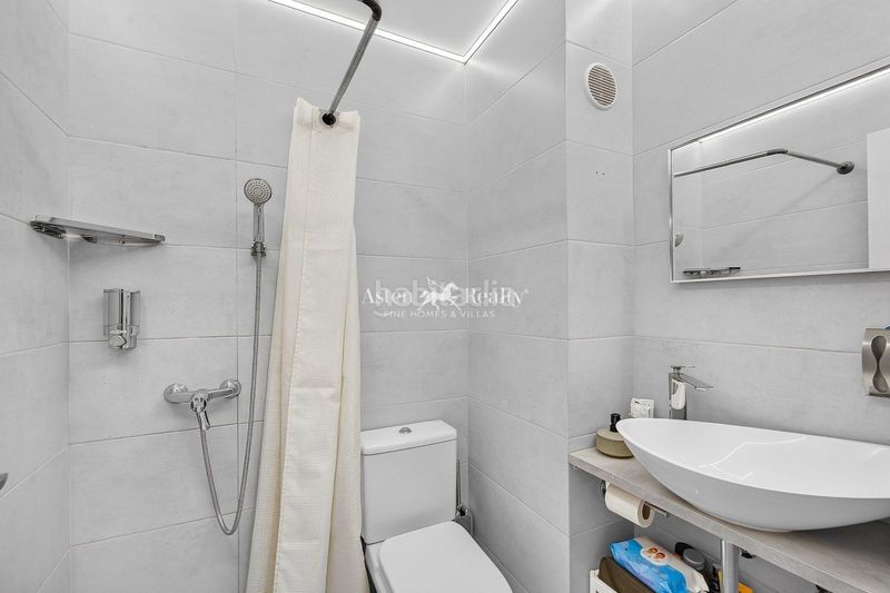 Foto 0a0f00fd-8211-42d8-a209-cf25c7d1a685. Casa adossada amb aparcament piscina a Casco Urbano Adeje