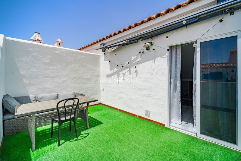 Foto e82bce39-75b4-42d6-ae97-a5326e460036. Casa adossada amb aparcament piscina a Casco Urbano Adeje