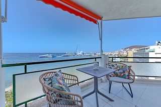 Apartament a Juan carlos i 30. Apartamento en esquina primera liniea ubicación privilegiada en