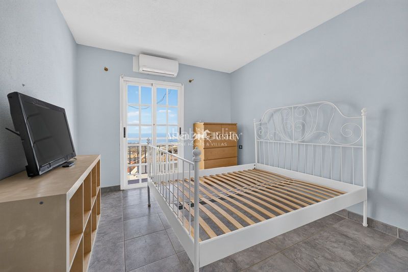 Foto 761a68d1-3e3d-4d1c-9052-622a632e4661. Casa pareada en tinguafaya 23 en exclusiva pareado con vistas al océano y la gomera en Chayofa en Arona