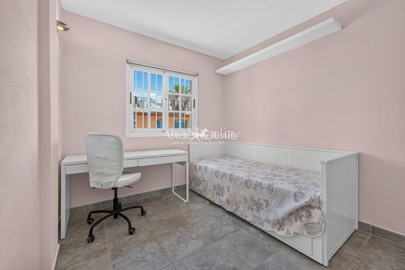 Foto d467bdc2-f973-42cb-9662-e2df15088c55. Casa pareada en tinguafaya 23 en exclusiva pareado con vistas al océano y la gomera en Chayofa en Arona