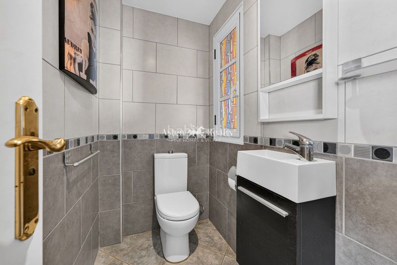 Foto e0a1c1e3-3889-47ac-9398-791a689a7b7c. Casa pareada en tinguafaya 23 en exclusiva pareado con vistas al océano y la gomera en Chayofa en Arona