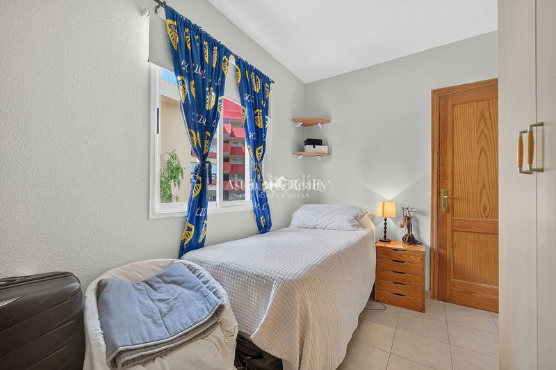 Foto 40268e16-fd64-47ed-9ee6-d219e1f3e113. Casa aparellada amb aparcament piscina a Playa Fañabé Alto Adeje