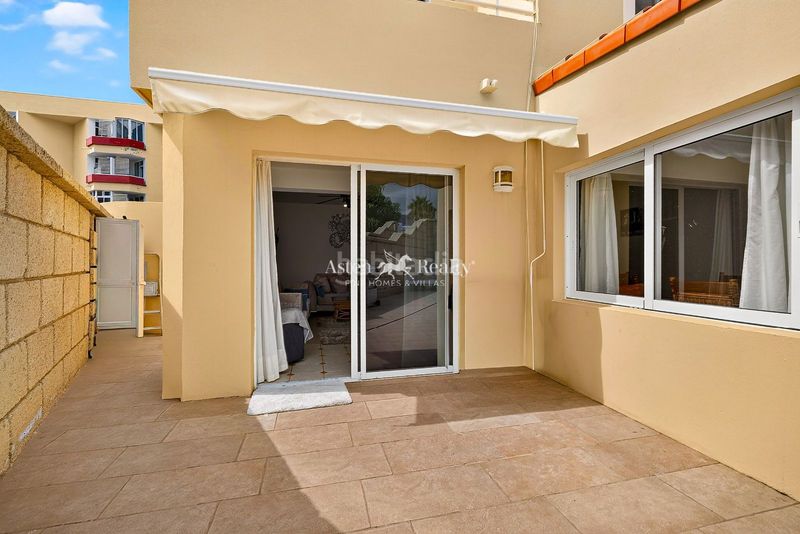 Foto 452a2f76-783b-4eb0-a6e3-d36b926c97d7. Casa aparellada amb aparcament piscina a Playa Fañabé Alto Adeje