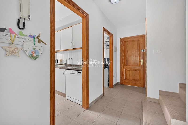 Foto 454e90c2-c514-499e-bf5d-6ada09602b9c. Casa aparellada amb aparcament piscina a Playa Fañabé Alto Adeje
