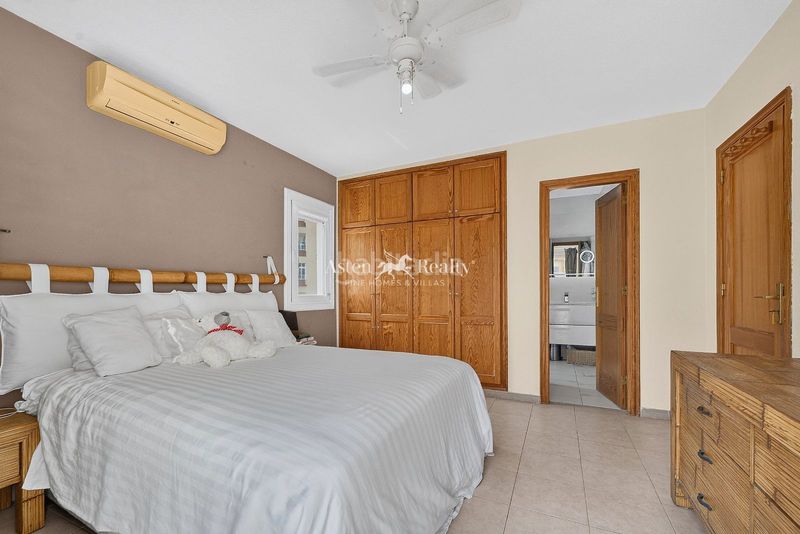 Foto 70e639df-c233-43c4-9291-59ec5eb9db03. Casa aparellada amb aparcament piscina a Playa Fañabé Alto Adeje