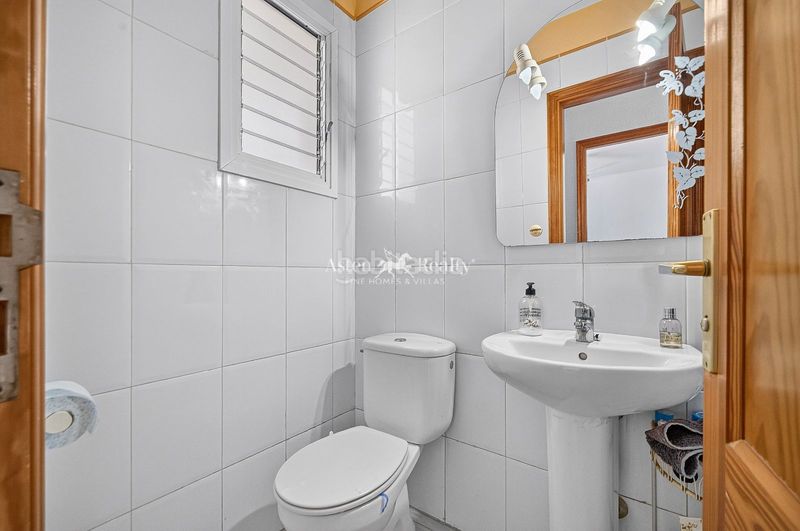 Foto 889ec05c-0945-4ee0-bbfc-a45f66dee1c5. Casa aparellada amb aparcament piscina a Playa Fañabé Alto Adeje