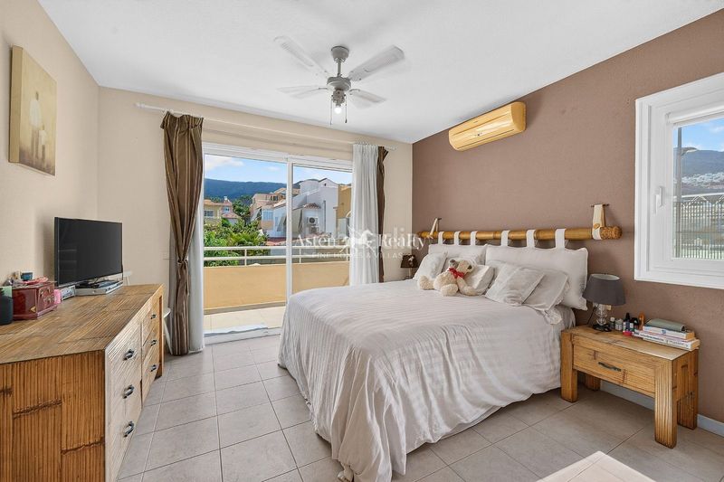 Foto d685a592-b551-48cb-a3f0-471b2817c8d8. Casa aparellada amb aparcament piscina a Playa Fañabé Alto Adeje