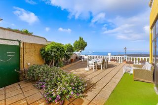 Etagenwohnung in Tinguafaya 3. Apartamento con jardín de 220 m2, vistas panorámicas al mar, sót