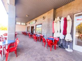 Location Local commercial  Plaza constitucion. Se traspasa bar cafeteria en el corazon de utebo