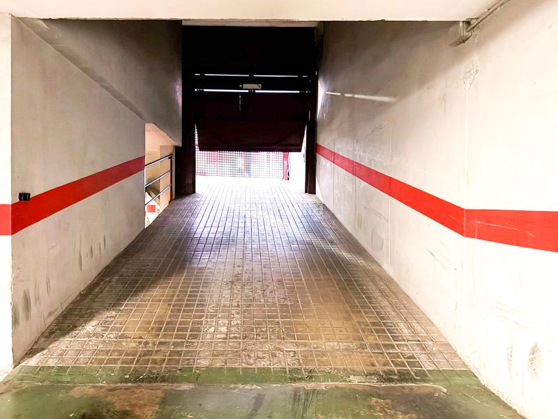 Foto 86ad890f-168a-4a66-abae-a3d19ea7a0b5. Autoparkplatz in La Magdalena Zaragoza