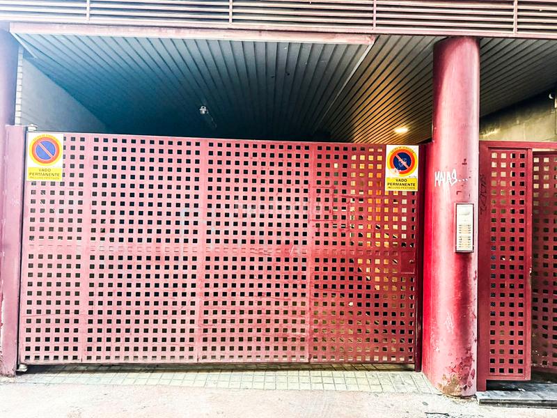 Foto b62ee1cf-91f4-4bfa-9932-70c85b6d3b82. Autoparkplatz in La Magdalena Zaragoza