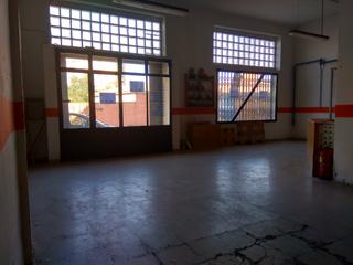 Local commercial  Calle de la vía verde. Local comercial en venta junto a vía hispanidad, en la salida de