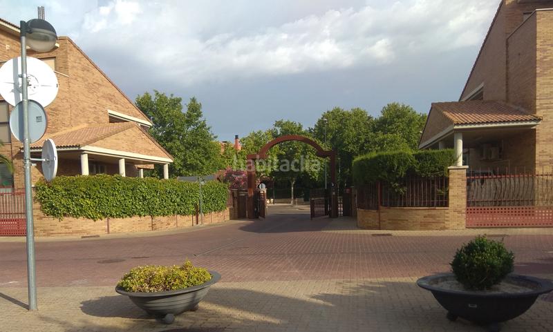 Foto d02adc86-a47a-44c1-b1c2-87921b8ce822. Affitto casa bifamiliare in avenida de la ilustración 39 in Zaragoza