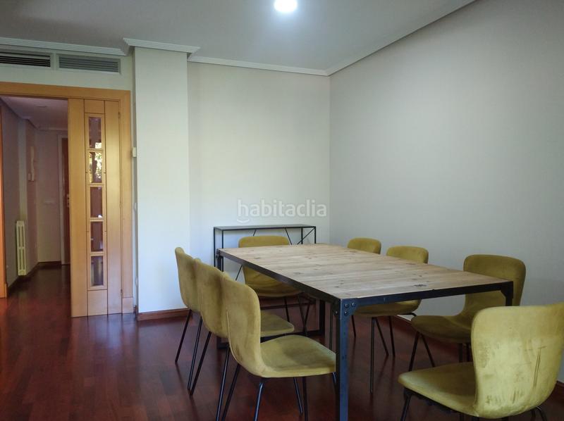 Foto e0027a36-34af-4f6a-a684-a387d2cdddfc. Affitto casa bifamiliare in avenida de la ilustración 39 in Zaragoza