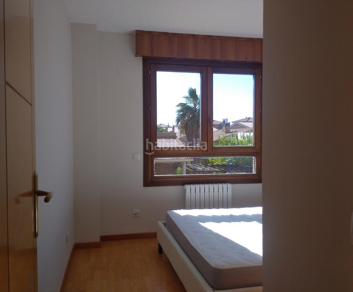 Foto e35319f3-129a-4ca1-a9ff-7014ff84d1df. Affitto casa bifamiliare in avenida de la ilustración 39 in Zaragoza