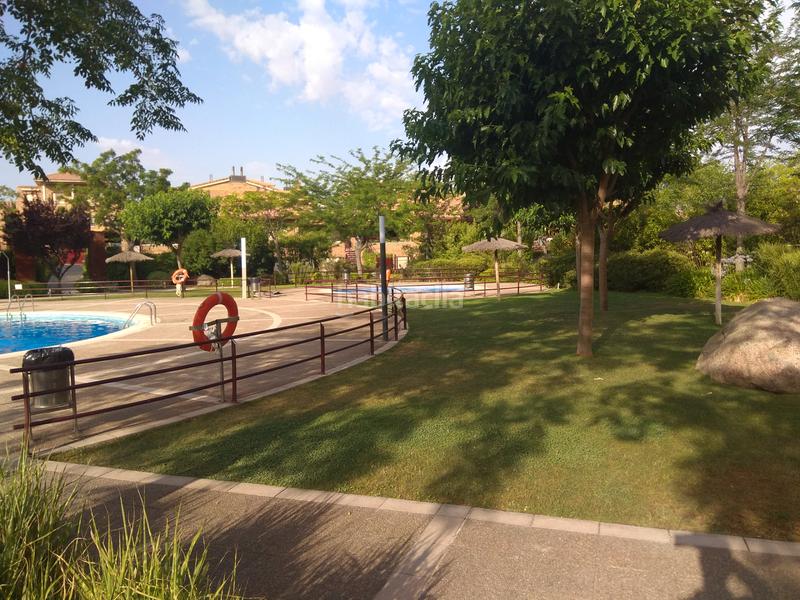 Foto ee74e480-f56c-4a1d-9628-8f58a9846ac6. Affitto casa bifamiliare in avenida de la ilustración 39 in Zaragoza