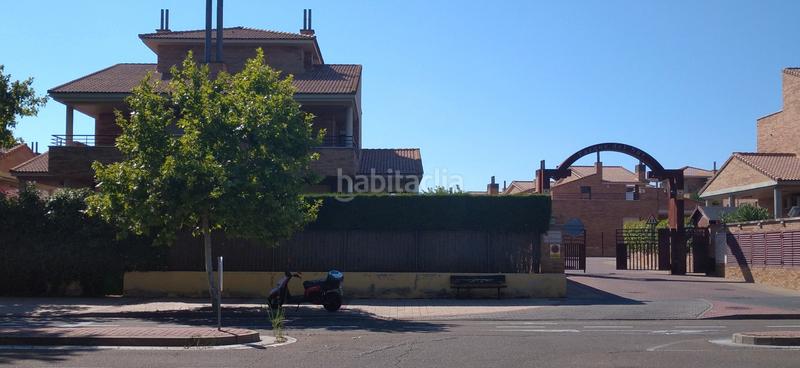 Foto 4df6df31-631e-46dd-8dac-1e365d415781. Lloguer casa aparellada a avenida de la ilustración 39 a Zaragoza