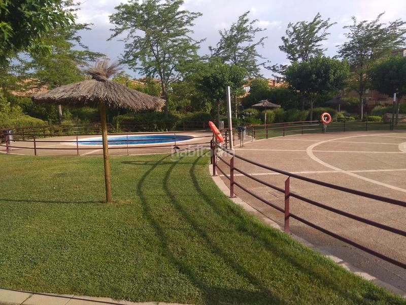 Foto 78223dcd-231f-4a5d-821b-366724c7539e. Lloguer casa aparellada a avenida de la ilustración 39 a Zaragoza