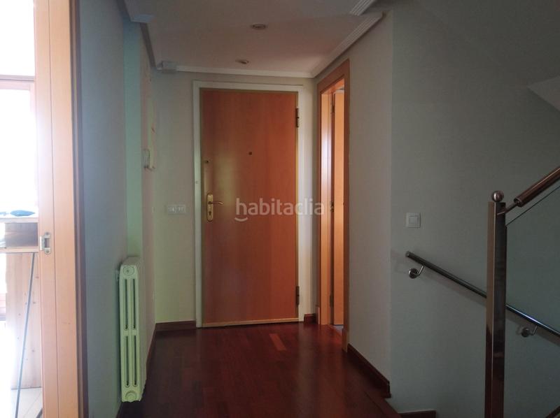 Foto c834ac94-d3a7-4bf1-86d2-2fbd14af4d86. Lloguer casa aparellada a avenida de la ilustración 39 a Zaragoza