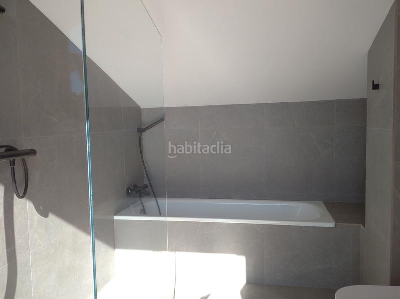 Foto cf1ccf2d-3a53-461b-9fe8-80c20e820c1d. Lloguer casa aparellada a avenida de la ilustración 39 a Zaragoza