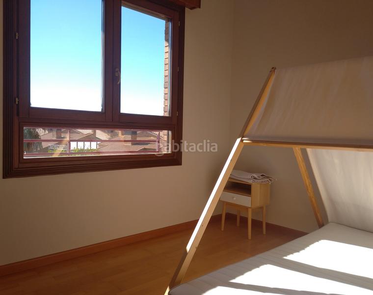 Foto f3df598b-d276-455b-9542-055d01f49e8d. Lloguer casa aparellada a avenida de la ilustración 39 a Zaragoza