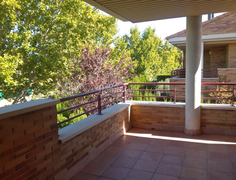 Foto db575258-1ea8-4b24-b955-be1a37e58897. Miete doppelhaus in avenida de la ilustración 39 in Zaragoza