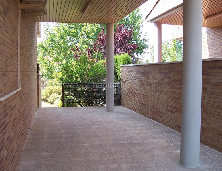 Foto e28631dc-3a3f-48fb-971c-23aa34e34abf. Miete doppelhaus in avenida de la ilustración 39 in Zaragoza