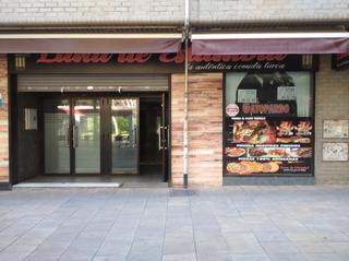 Location Local commercial à Calle de la reina fabiola 37. Local en alquiler de 170 metros en el edificio los arcos instala