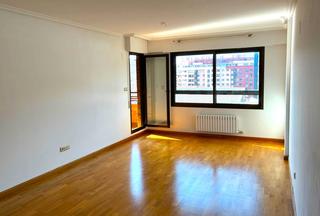 Lloguer Pis a Avenida de juan carlos i 41. Alquiler de piso de 3 habitaciones sin amueblar con garaje y tra