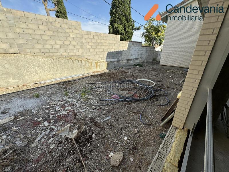 Foto cf5a158f-13d5-45f5-95db-98dd05eb490b. Chalet in Zuera