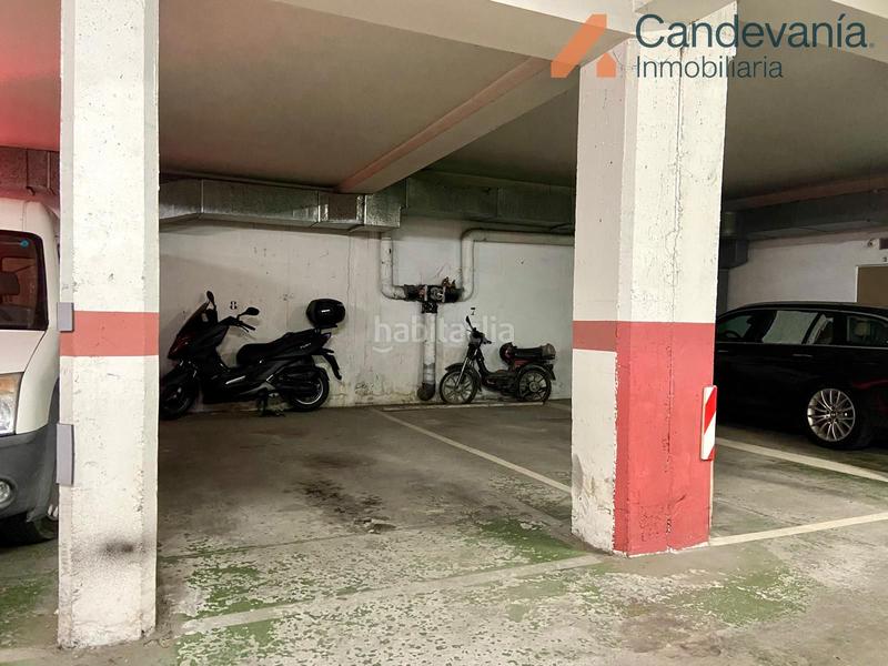 Foto f5246527-2592-4635-92ad-e68f58e1e8e6. Parking coche en Zuera