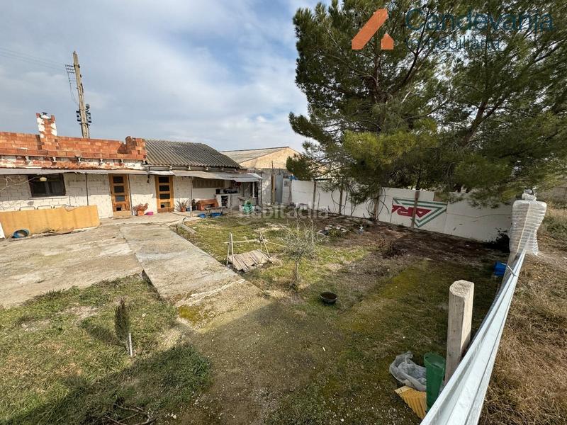 Foto 1f26c14f-d817-456f-87c3-8d6903dc4fee. Fabrikhalle in Zuera