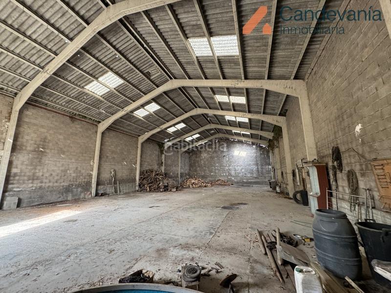 Foto 54bdd106-644a-456b-a1c9-47876bf58898. Fabrikhalle in Zuera