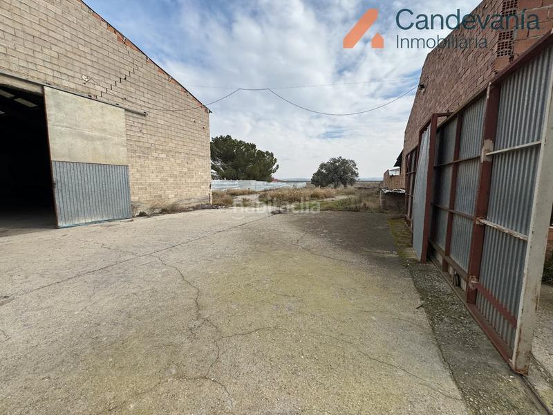 Foto 602a4a38-2aea-4b09-8195-b85f5b8b8ba1. Fabrikhalle in Zuera