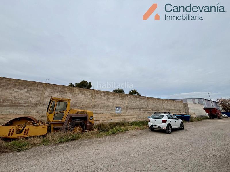 Foto f6bec7fe-8771-4ef1-bce8-0a1ebf3b9a7f. Fabrikhalle in Zuera