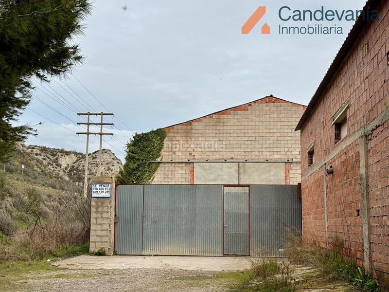 Foto f6cad2bf-1af6-4e96-b73f-1fe4e61c45dd. Fabrikhalle in Zuera