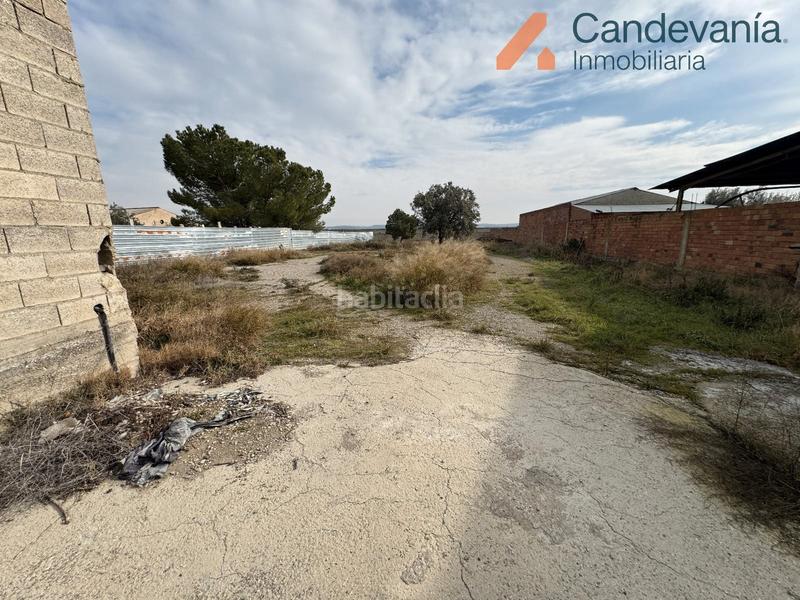 Foto f819bd5b-4edc-497d-8ba8-e375f3689ae7. Fabrikhalle in Zuera