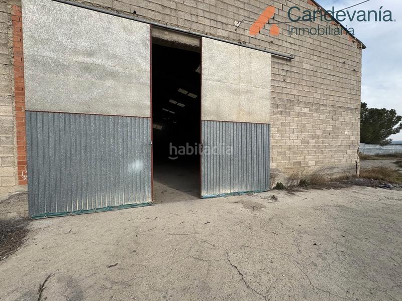 Foto fedf93b7-fc9e-4f92-82ac-5c033b4745dc. Fabrikhalle in Zuera