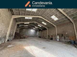 Industrial building in Zuera