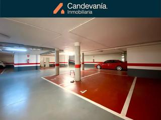 Aparcament cotxe a Calle corona de aragón 32
