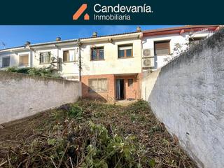 Casa adossada a Gurrea de Gállego