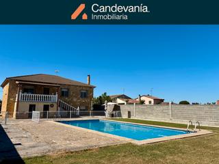 Chalet in San Mateo de Gállego