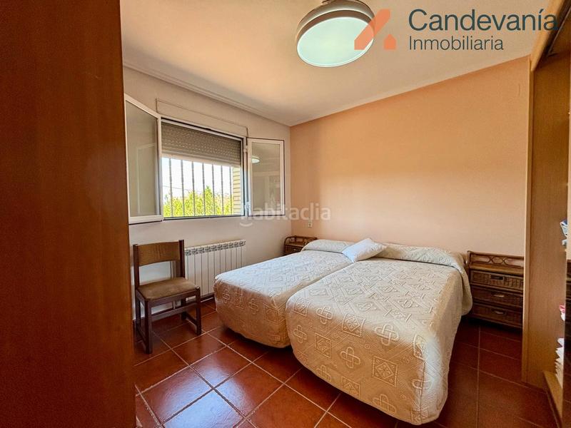 Foto 870f65b5-f811-4d2e-b616-4e932d5f6d11. Chalet with fireplace heating pool in San Mateo de Gállego