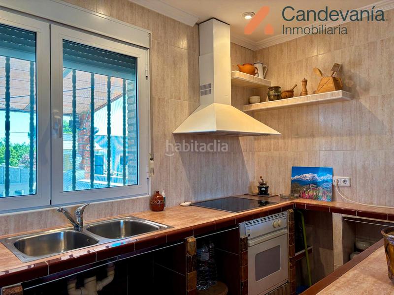 Foto ab8f834c-10de-4e79-a921-5e3cc80cf91d. Chalet with fireplace heating pool in San Mateo de Gállego