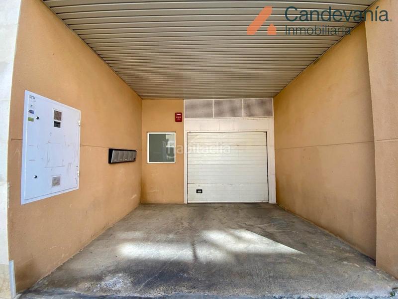 Foto 30a0f298-caa4-484c-a7d3-a7c7328abbe2. Aparcament cotxe a Zuera