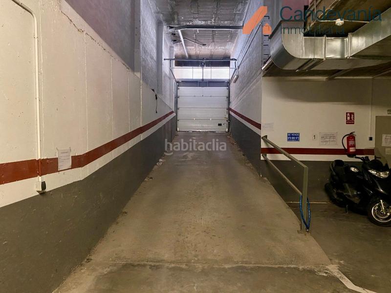 Foto 9f6680c4-295a-4b36-8cec-c875a6b06167. Aparcament cotxe a Zuera