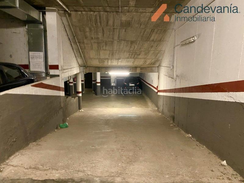 Foto fcb3ee9c-df22-4c25-bdba-0da051edee54. Parking coche en Zuera