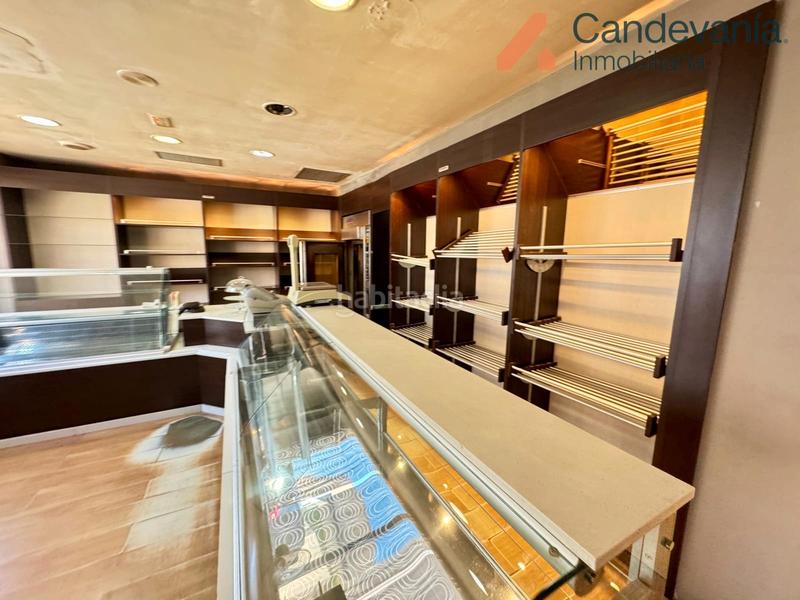 Foto 14e74a07-4aa9-410c-8399-88688f588b29. Location local commercial dans San Mateo de Gállego